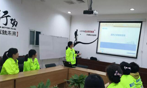 服務(wù)于心，管理于人&mdash;&mdash;安徽淮南店職場(chǎng)禮儀與服務(wù)管理培訓(xùn) 